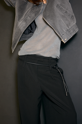 Calça Wide Leg de Cintura Baixa com Passantes Duplos