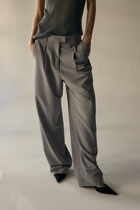 Calça Wide Leg de Cintura Baixa com Passantes Duplos